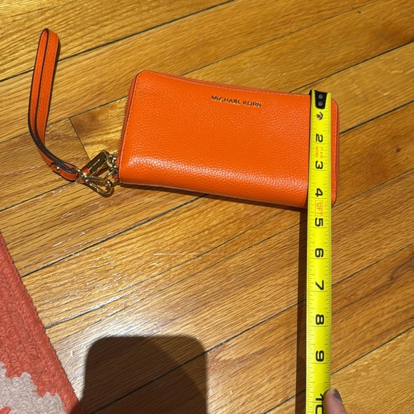 Michael Kors wristlet wallet - Picture 5 of 6